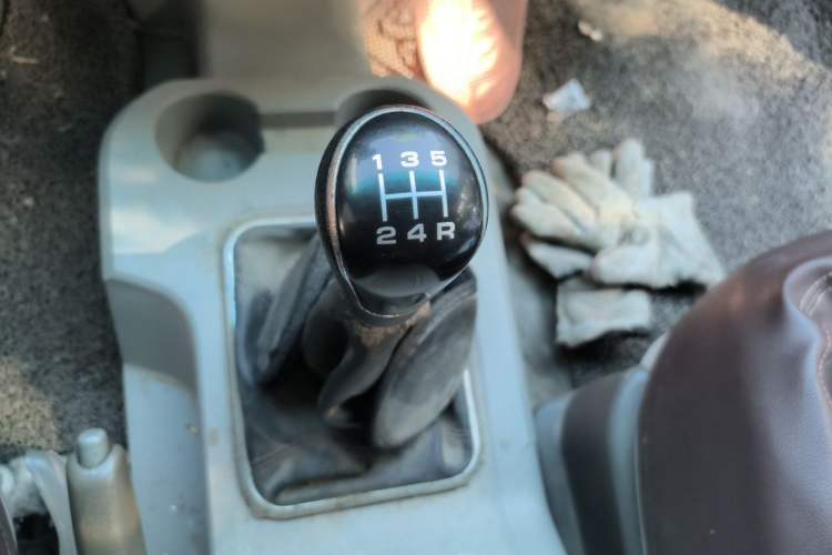 Used FORTHING Lingzhi 2017 M3L 1.6L 9-Seater Comfort Model Gear Lever