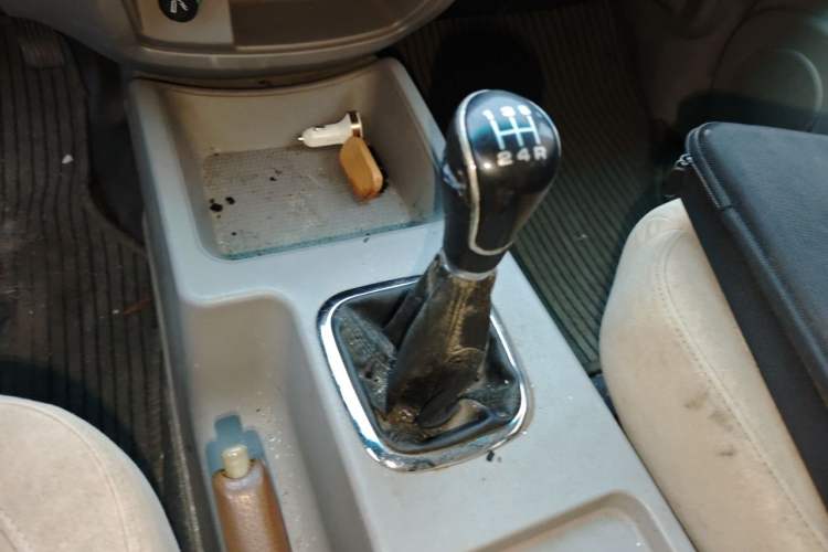 Used FORTHING Lingzhi 2017 V3 1.5L 7-seater Standard Model Gear Lever