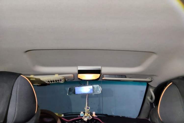Used FORTHING Lingzhi 2017 M3L 2.0L 7-Seater Comfort Model Headliner