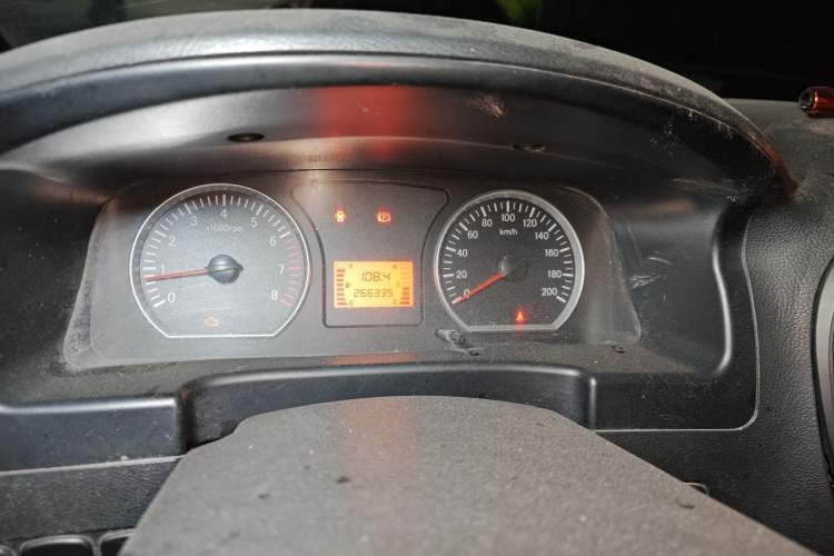 Used FORTHING Lingzhi 2017 M3L 1.6L 7-Seater Comfort Model Instrument Cluster