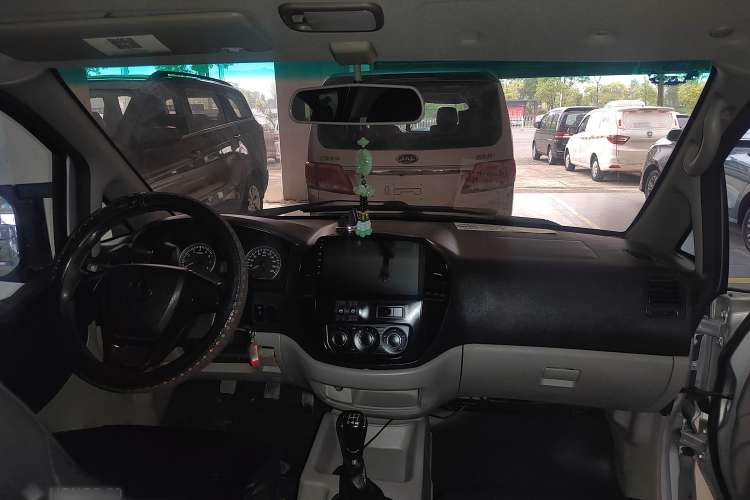 Used FORTHING Lingzhi 2017 Facelifted M3L 1.6L 7-Seater Standard Version Interior 1