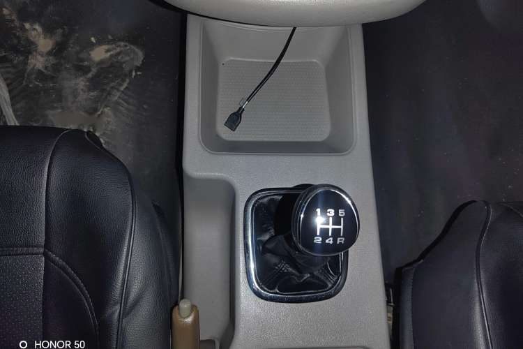 Used FORTHING Lingzhi 2017 Facelifted M3L 1.6L 7-Seater Standard Version Interior 3