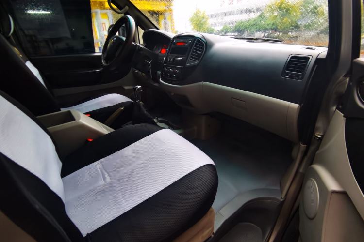 Used FORTHING Lingzhi 2017 M3L 1.6L 7-Seater Comfort Model Interior 4