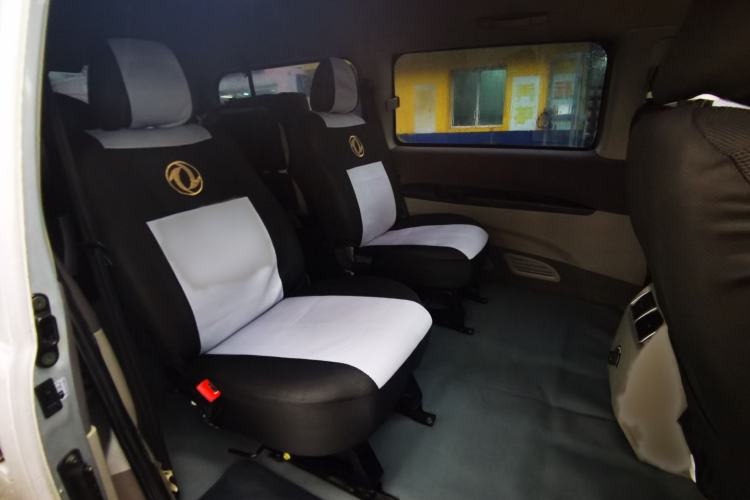 Used FORTHING Lingzhi 2017 M3L 1.6L 7-Seater Comfort Model Interior 5