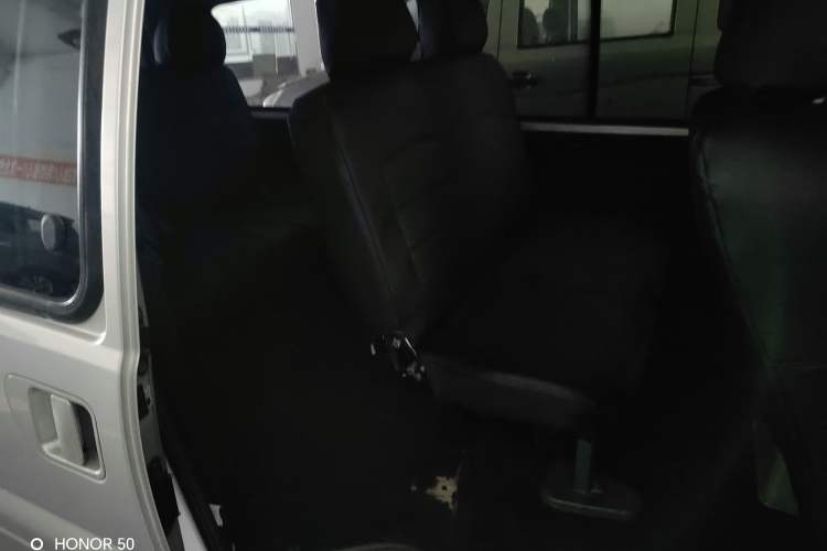 Used FORTHING Lingzhi 2017 Facelifted M3L 1.6L 7-Seater Standard Version Interior 9