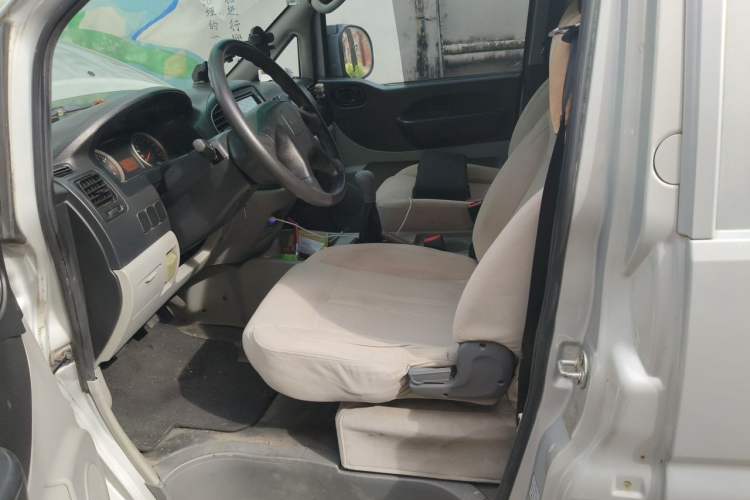 Used FORTHING Lingzhi 2017 V3 1.5L 7-seater Standard Model Left Front Seat