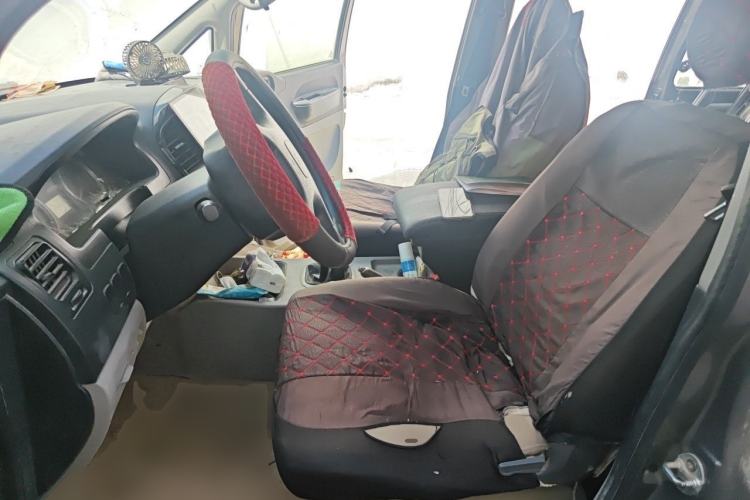 Used FORTHING Lingzhi 2017 V3 1.5L 7-Seater Comfort Model Left Front Seat