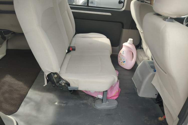 Used FORTHING Lingzhi 2017 V3 1.5L 7-seater Standard Model Left Rear Seat