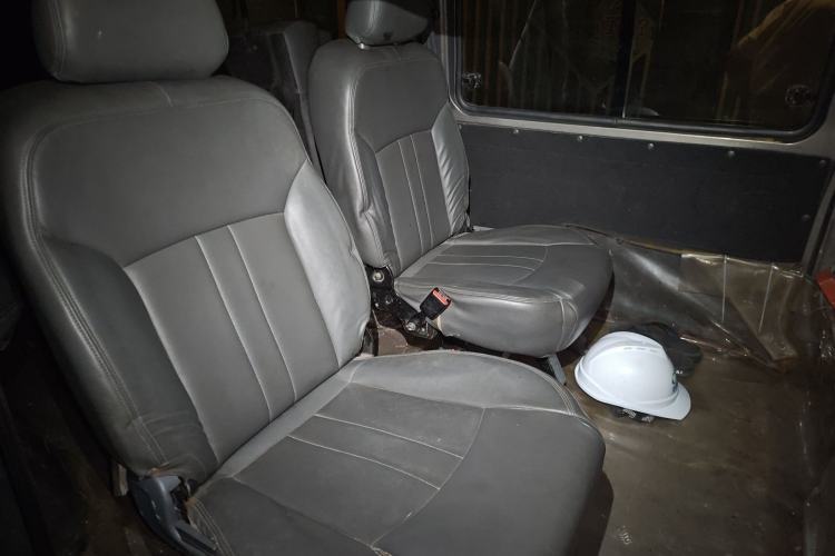 Used FORTHING Lingzhi 2017 M3L 1.6L 7-Seater Standard Model Left Rear Seat