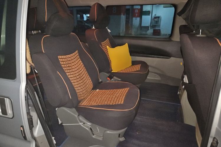 Used FORTHING Lingzhi 2017 M3L 2.0L 7-Seater Comfort Model Left Rear Seat