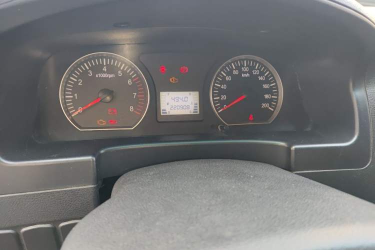 Used FORTHING Lingzhi 2017 Restyled M3L 1.6L 7-Seater Comfort Version Odometer Close Up