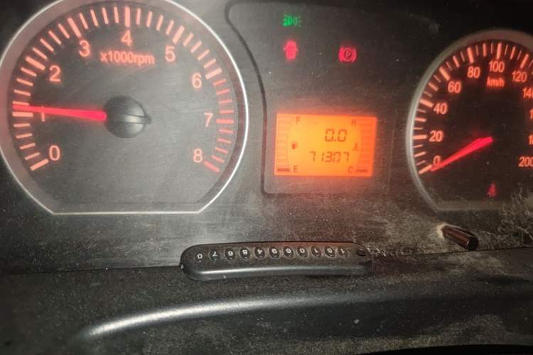 Used FORTHING Lingzhi 2017 M3L 1.6L 7-Seater Comfort Model Odometer Close Up