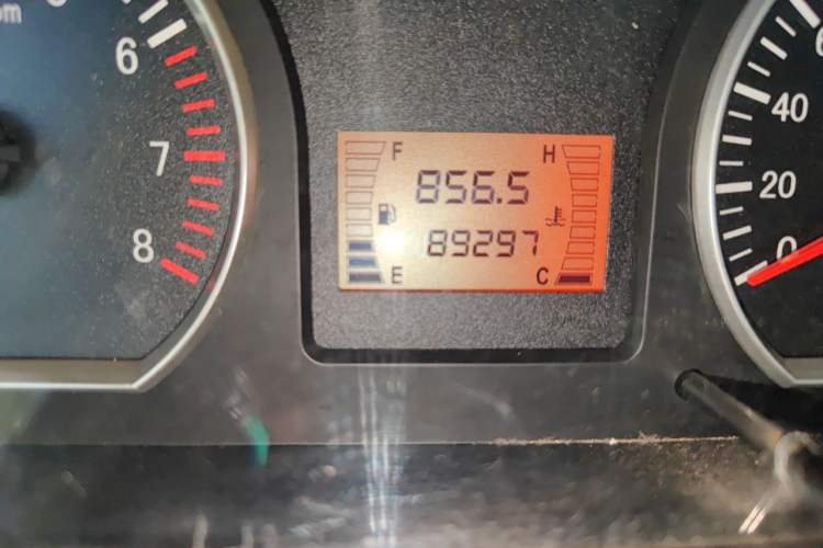 Used FORTHING Lingzhi 2017 M3L 1.6L 7-Seater Comfort Model Odometer Close Up