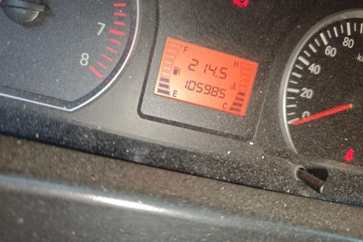 Used FORTHING Lingzhi 2017 V3 1.5L 7-seater Standard Model Odometer Close Up