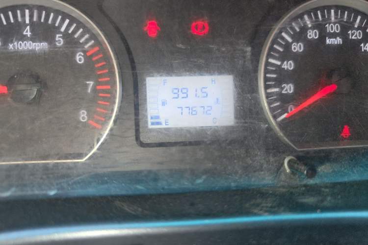 Used FORTHING Lingzhi 2017 V3 1.5L 7-Seater Comfort Model Odometer Close Up