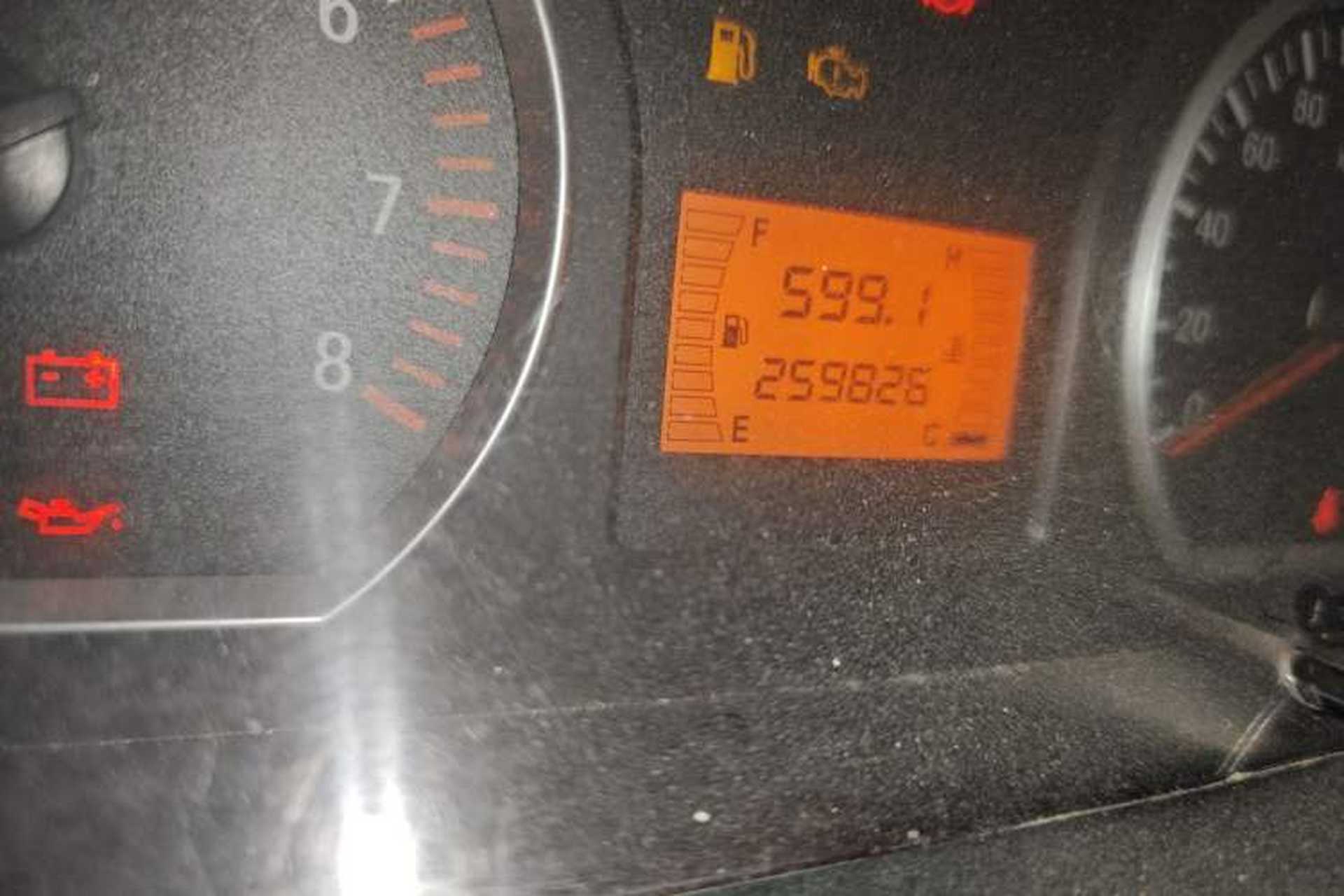 Used FORTHING Lingzhi 2017 M3L 1.6L 7-Seater Comfort Model Odometer Close Up