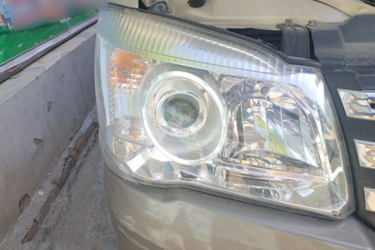Used FORTHING Lingzhi 2017 Restyled M3L 1.6L 7-Seater Comfort Version Right Front Headlight