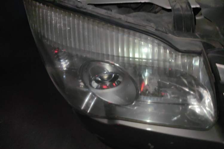Used FORTHING Lingzhi 2017 Facelifted M3L 1.6L 7-Seater Standard Version Right Front Headlight