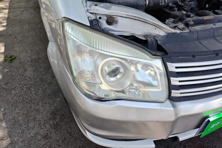 Used FORTHING Lingzhi 2017 V3 1.5L 5-Seater Special Offer Model Right Front Headlight