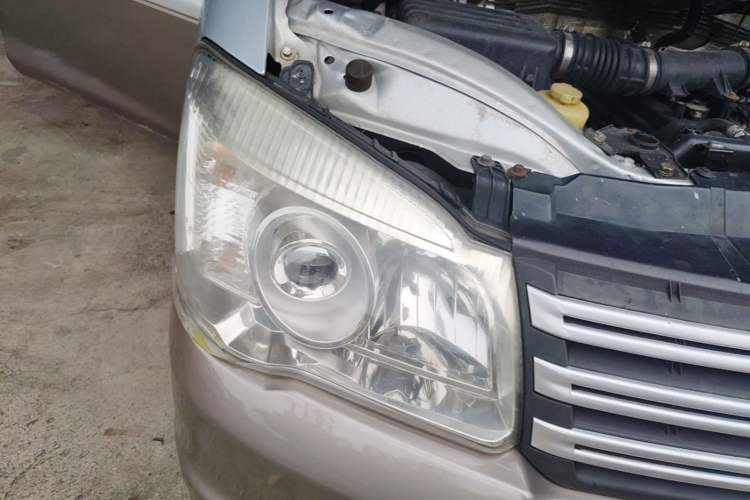 Used FORTHING Lingzhi 2017 Facelifted M3L 1.6L 7-Seater Standard Version Right Front Headlight