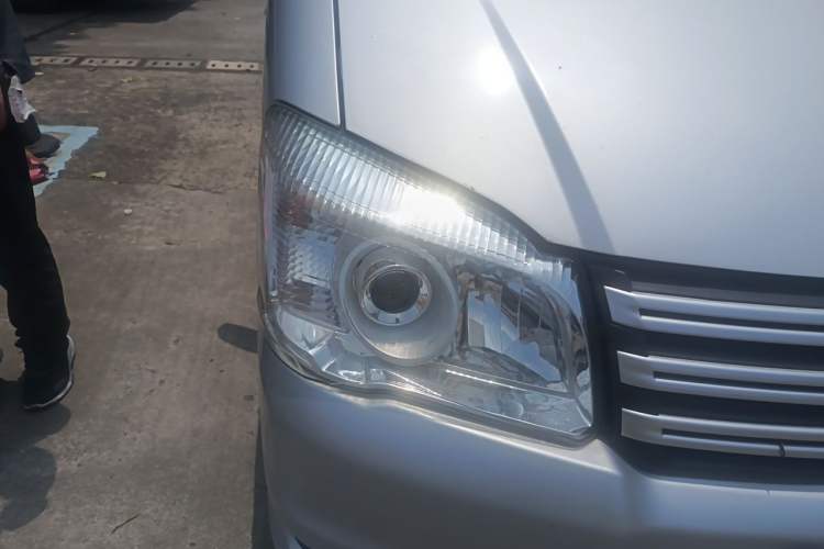 Used FORTHING Lingzhi 2017 M3L 1.6L 7-Seater Standard Model Right Front Headlight