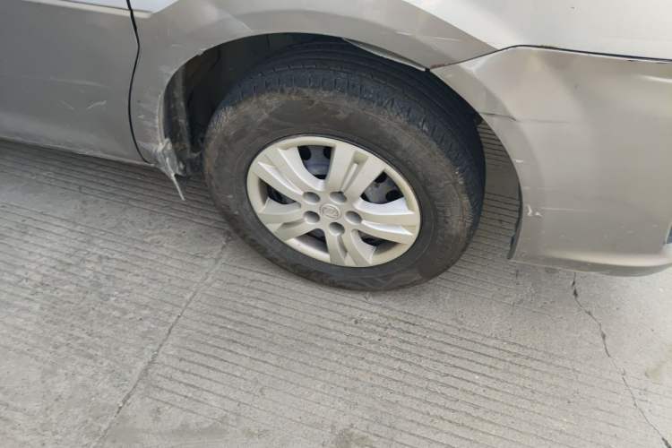 Used FORTHING Lingzhi 2017 Restyled M3L 1.6L 7-Seater Comfort Version Right Front Wheel Hub