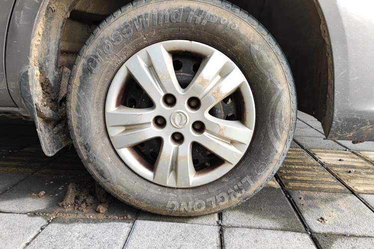 Used FORTHING Lingzhi 2017 M3L 1.6L 7-Seater Comfort Model Right Front Wheel Hub