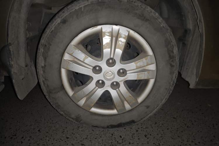 Used FORTHING Lingzhi 2017 M3L 1.6L 7-Seater Standard Model Right Front Wheel Hub