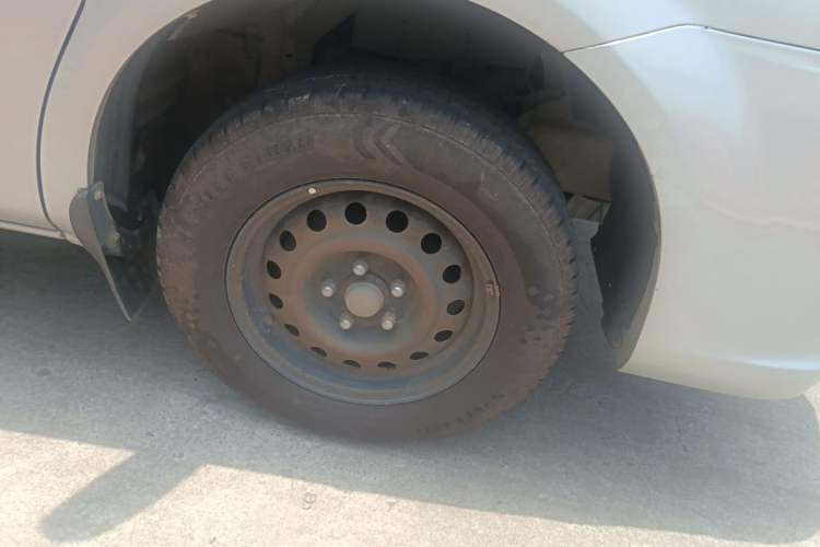 Used FORTHING Lingzhi 2017 M3L 1.6L 7-Seater Standard Model Right Front Wheel Hub