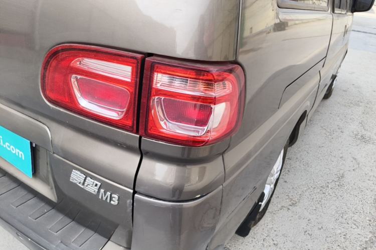 Used FORTHING Lingzhi 2017 Facelifted M3L 1.6L 7-Seater Standard Version Right Rear Taillight