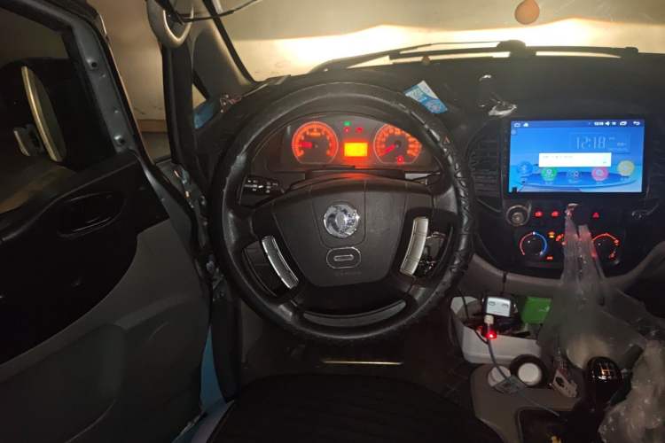 Used FORTHING Lingzhi 2017 M3L 1.6L 7-Seater Comfort Model Steering Wheel