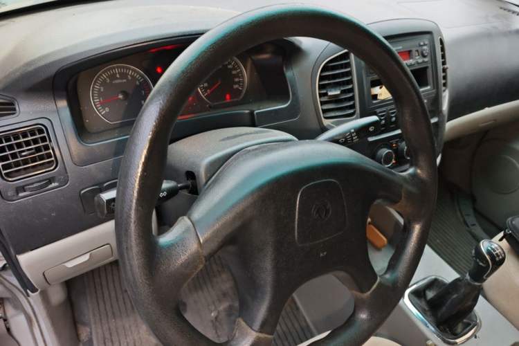 Used FORTHING Lingzhi 2017 V3 1.5L 7-seater Standard Model Steering Wheel
