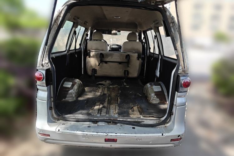 Used FORTHING Lingzhi 2017 V3 1.5L 5-Seater Special Offer Model Trunk