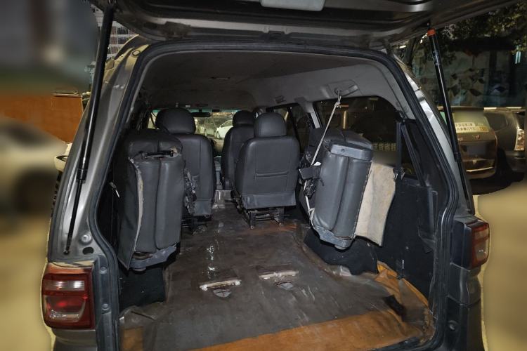 Used FORTHING Lingzhi 2017 M3L 1.6L 7-Seater Standard Model Trunk