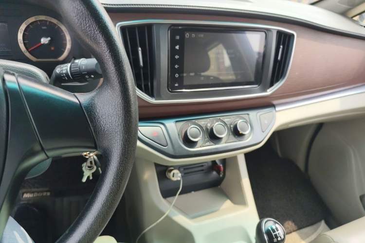 Used FORTHING Lingzhi 2017 M5 1.6L Luxury Model Audio And AC Panel