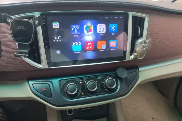 Used FORTHING Lingzhi 2017 M5L 1.6L 7-Seater Comfort Model Audio And AC Panel