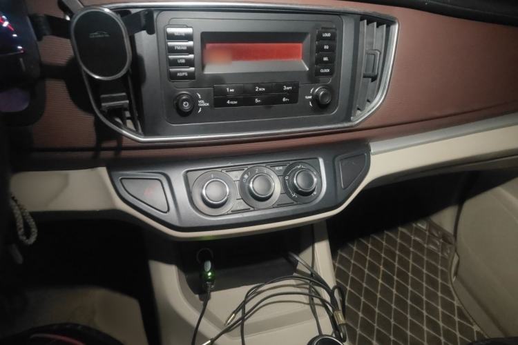 Used FORTHING Lingzhi 2017 M5 1.6L Standard Model Audio And AC Panel