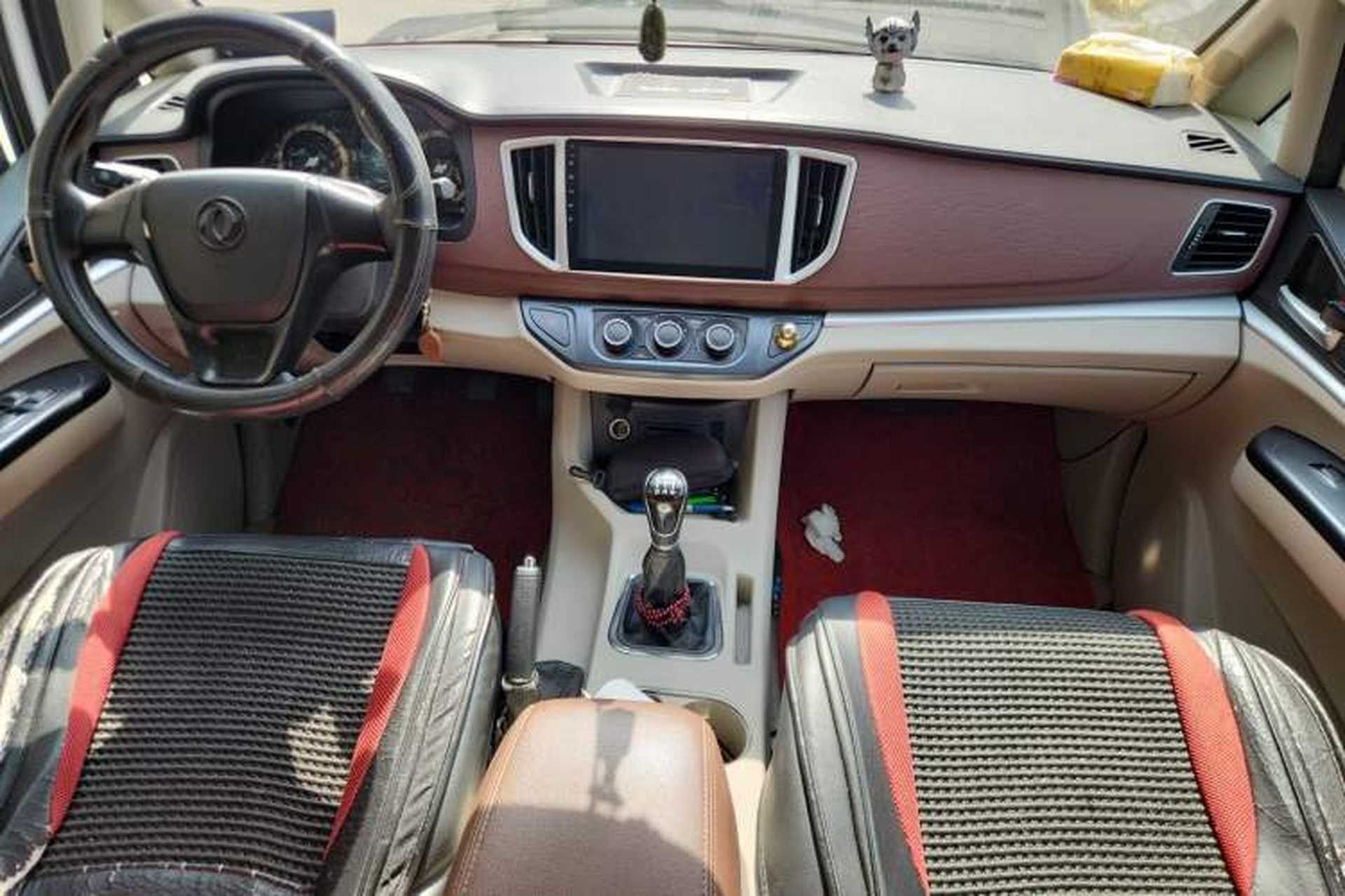 Used FORTHING Lingzhi 2017 M5L 1.6L 7-Seater Standard Model Center Console
