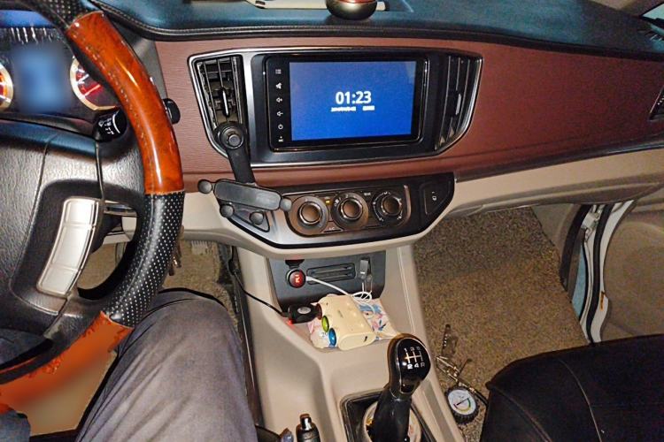 Used FORTHING Lingzhi 2017 M5 1.6L Luxury Model Center Console