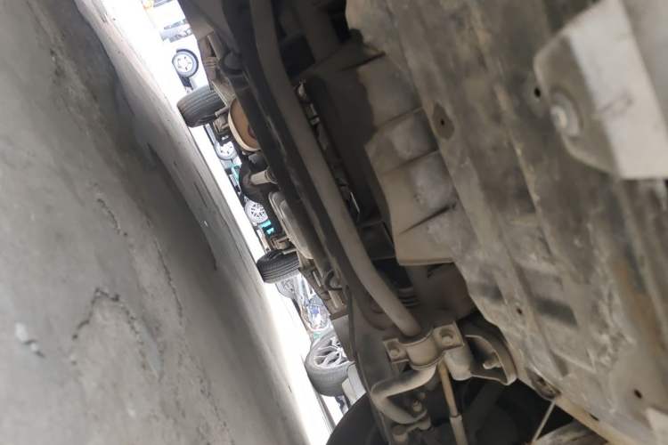 Used FORTHING Lingzhi 2017 M5L 1.6L 7-Seater Standard Model Chassis Front