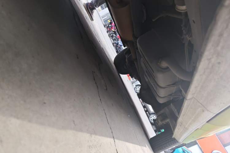 Used FORTHING Lingzhi 2017 M5L 1.6L 7-Seater Standard Model Chassis Front Left
