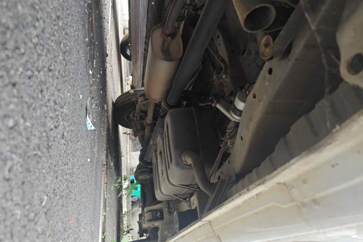 Used FORTHING Lingzhi 2017 M5 1.6L Standard Model Chassis Front Left