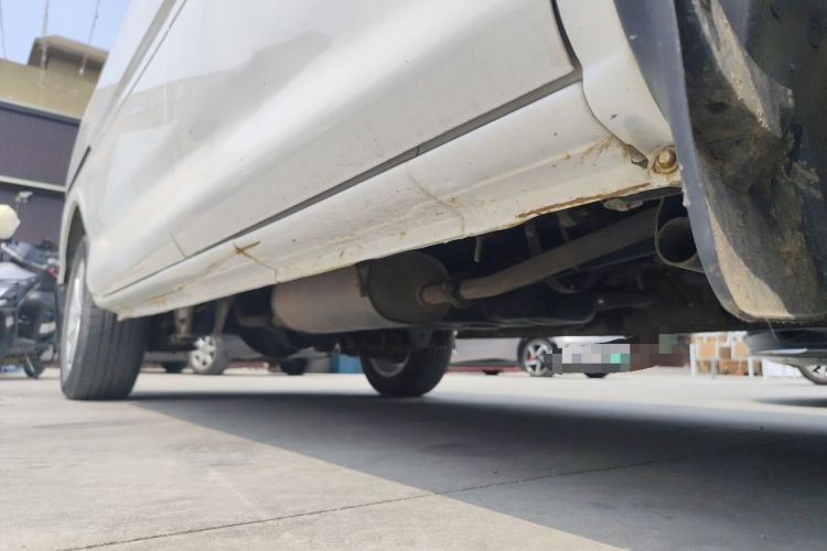 Used FORTHING Lingzhi 2017 M5 1.6L Luxury Model Chassis Front Right
