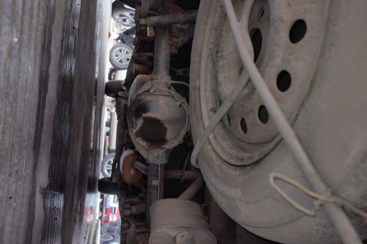 Used FORTHING Lingzhi 2017 M5L 1.6L 7-Seater Standard Model Chassis Rear