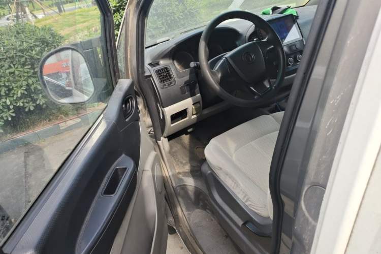 Used FORTHING Lingzhi 2017 M5L 1.6L 7-Seater Standard Model Driver Seat