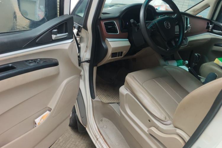 Used FORTHING Lingzhi 2017 M5L 1.6L 7-Seater Comfort Model Driver Seat