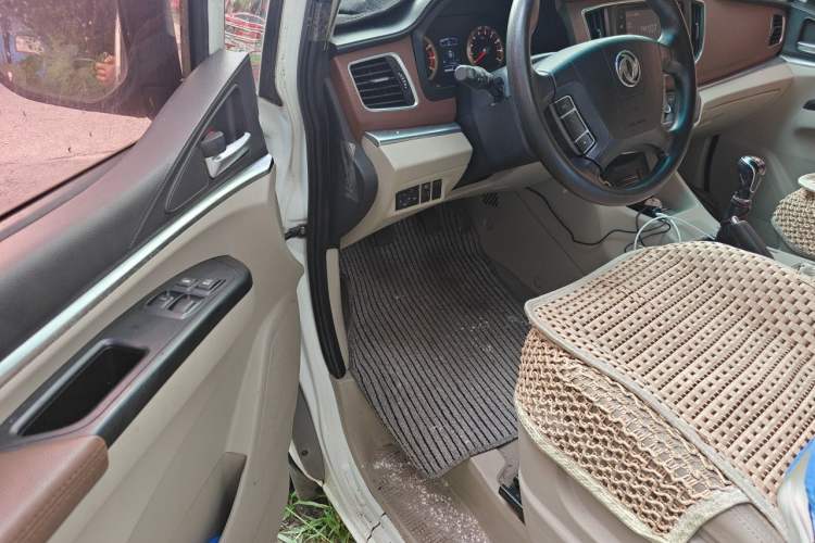 Used FORTHING Lingzhi 2017 M5 1.6L Luxury Model Driver Seat