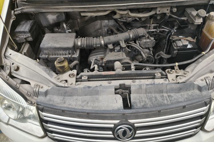 Used FORTHING Lingzhi 2017 M5L 1.6L 7-Seater Standard Model Engine Bay