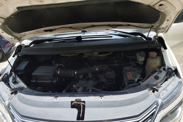 Used FORTHING Lingzhi 2017 M5L 1.6L 7-Seater Comfort Model Engine Bay