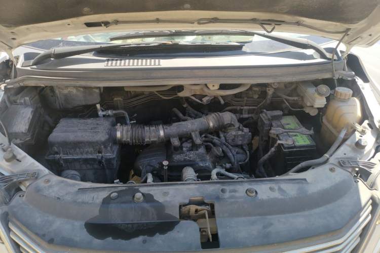 Used FORTHING Lingzhi 2017 M5L 1.6L 7-Seater Comfort Model Engine Bay